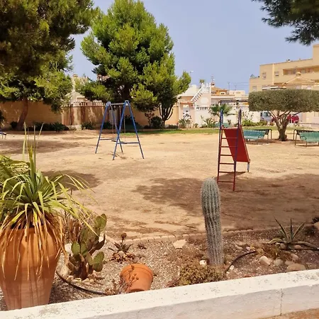 Nyaraló Casa Del Sol, Ocas Urbanizacion,2 Bedrooms , 2 Bathrooms,solarium ,nice Swimming Pool And Barbecue Dehesa de Campoamor (Orihuela Costa)